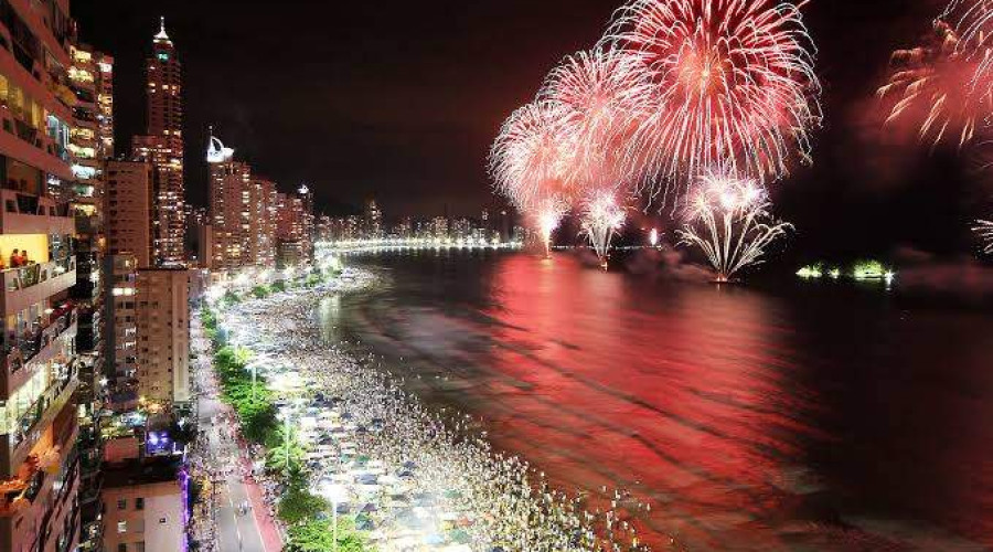 PROGRAMA REVEILLON 2020 EN CAMBORIÚ BALNEÁRIO